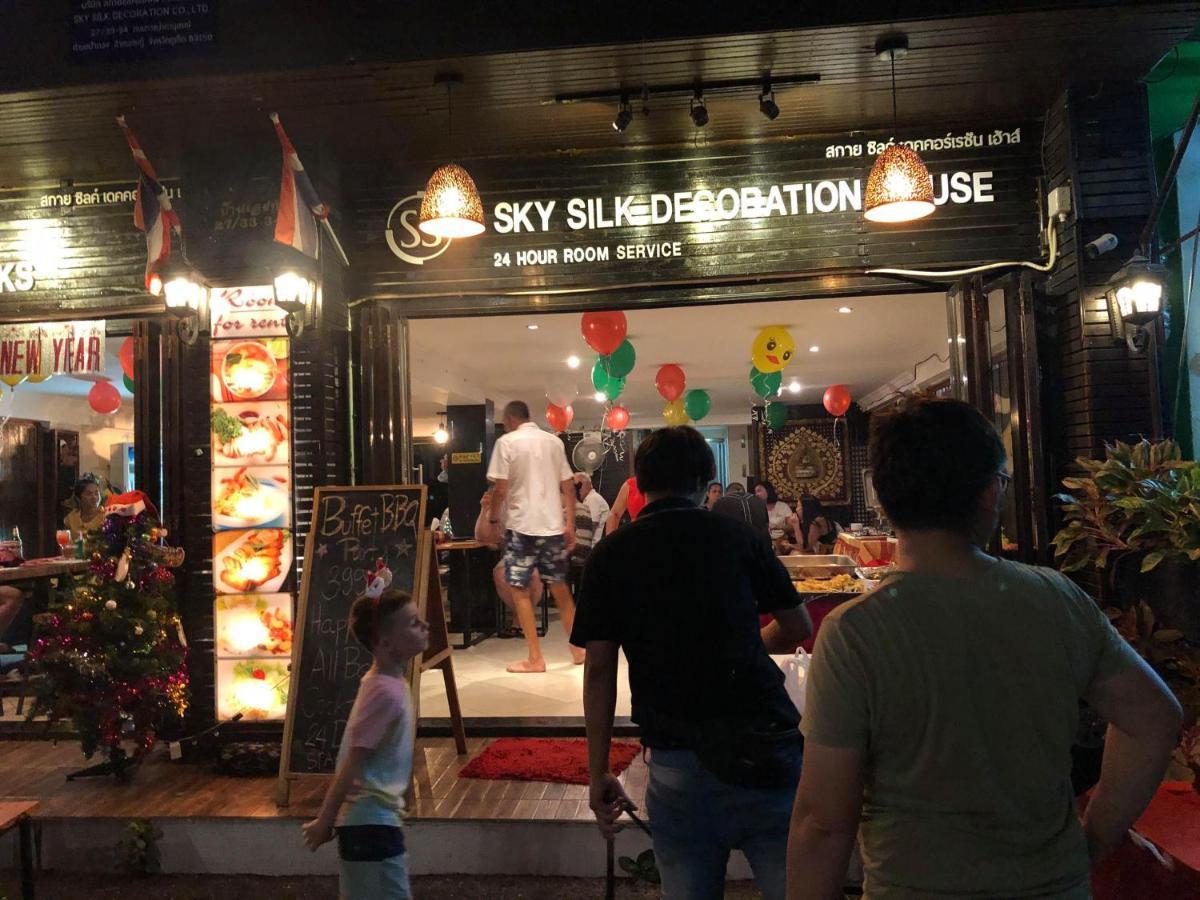Hotel Sky Silk Decoration House Patong Esterno foto