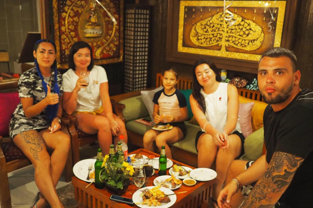 Hotel Sky Silk Decoration House Patong Esterno foto