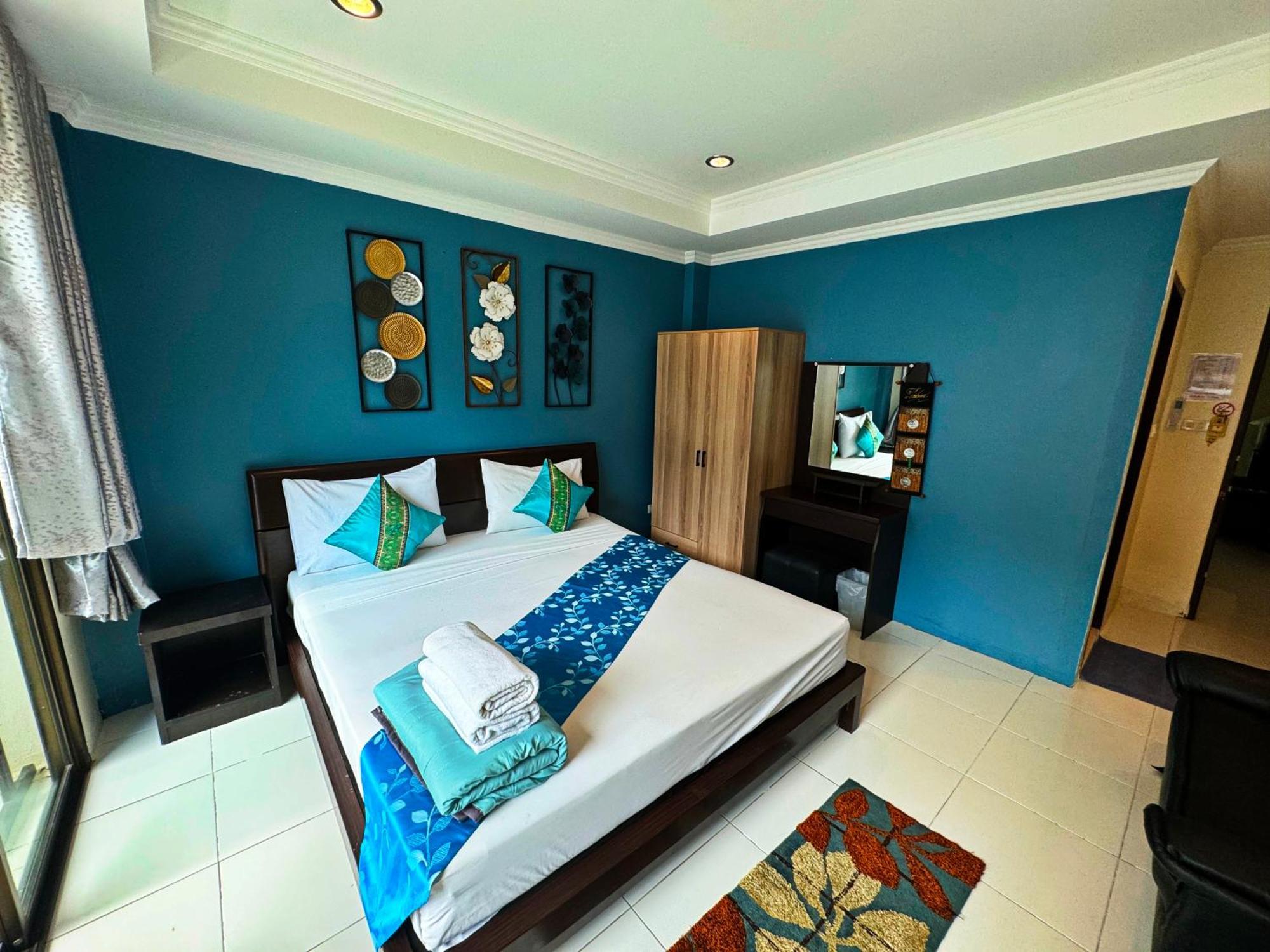 Hotel Sky Silk Decoration House Patong Esterno foto