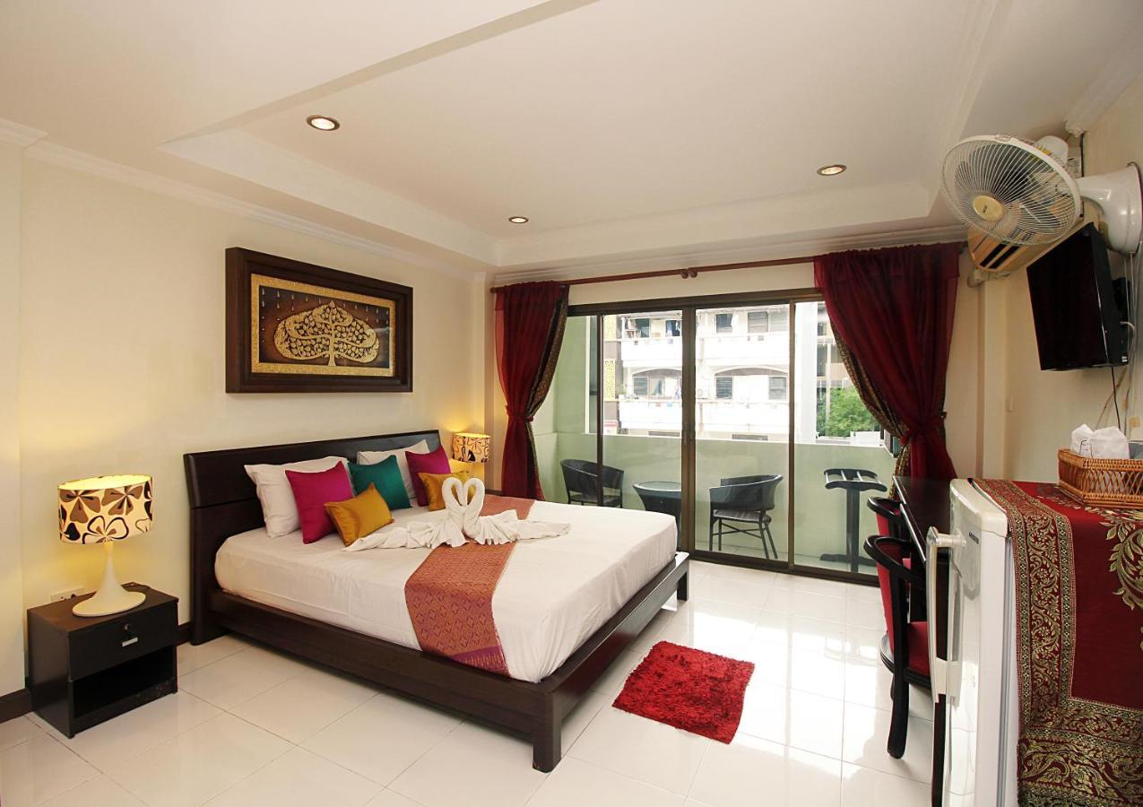 Hotel Sky Silk Decoration House Patong Esterno foto